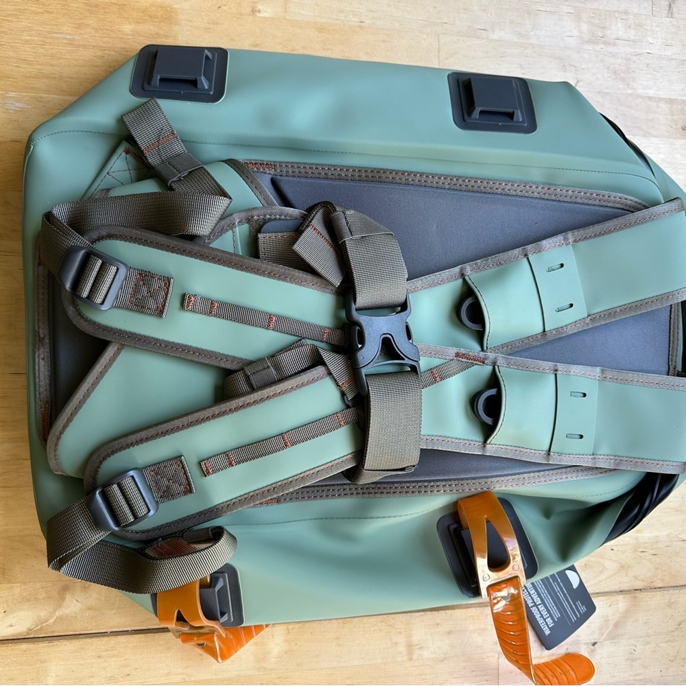 NWT Fishpond Thunderhead Submersible Backpack Drybag Fishing Boating - Picture 2 of 4
